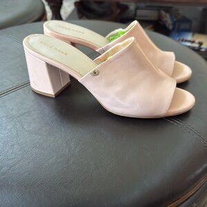 Cole Haan Daina Stacked Chunky Heel Mules Open Toes Leather  Size 9B